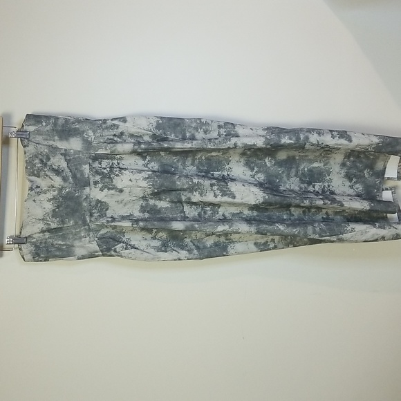 Fitted Cargo Dress in Print - Picture 14 of 15